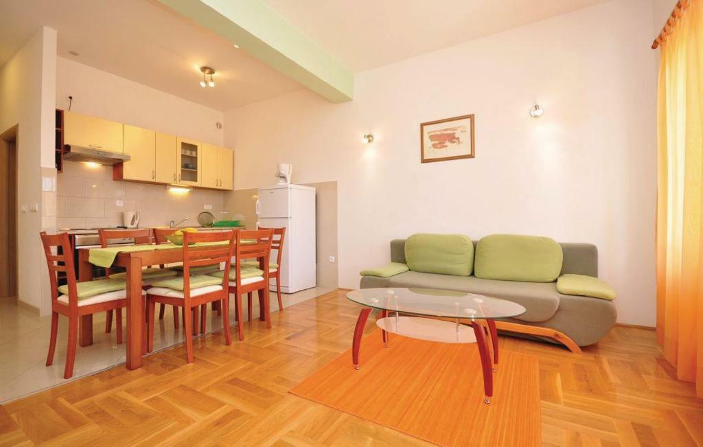 Apartment Orange Makarska Esterno foto